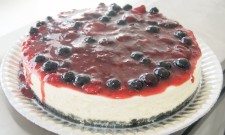 TORTA CHEESE CAKE DE FRUTAS VERMELHA